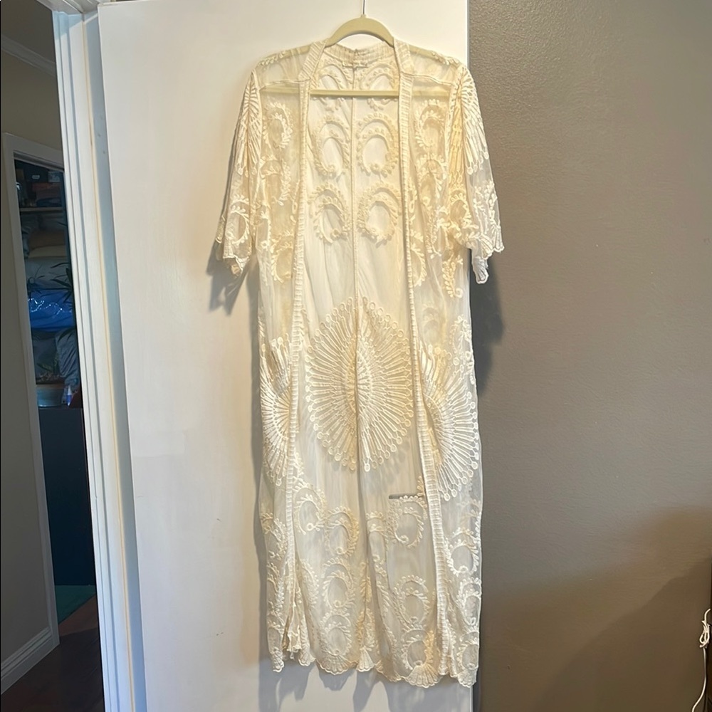 Elegant Cream Lace Kimono